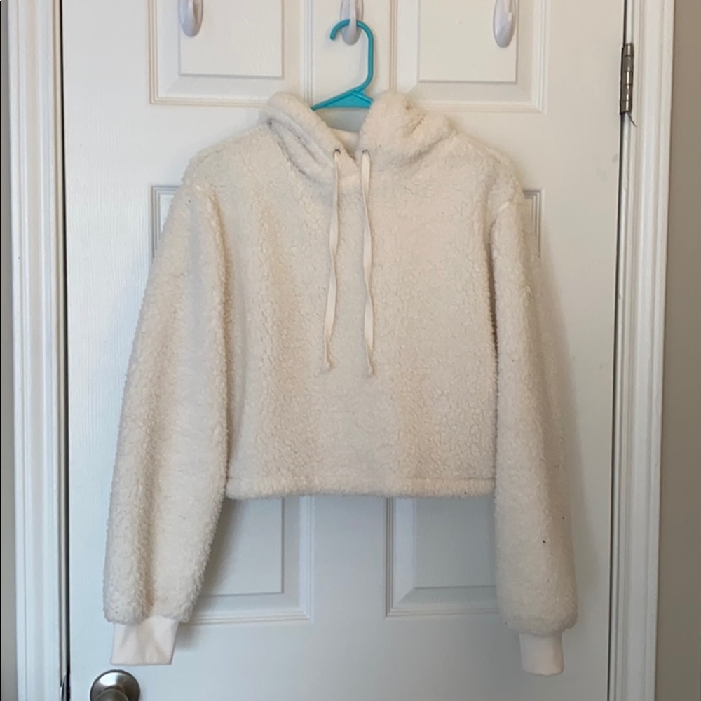 Colsie Cropped Sherpa Hoodie